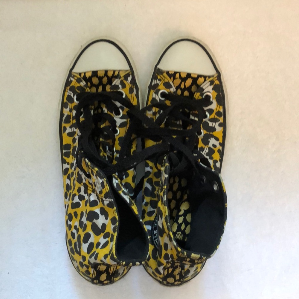 Converse Leopard Print Tennis Shoes SZ 9 EUC